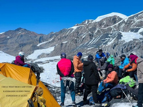 Ascension du chulu ouest peak 6416m